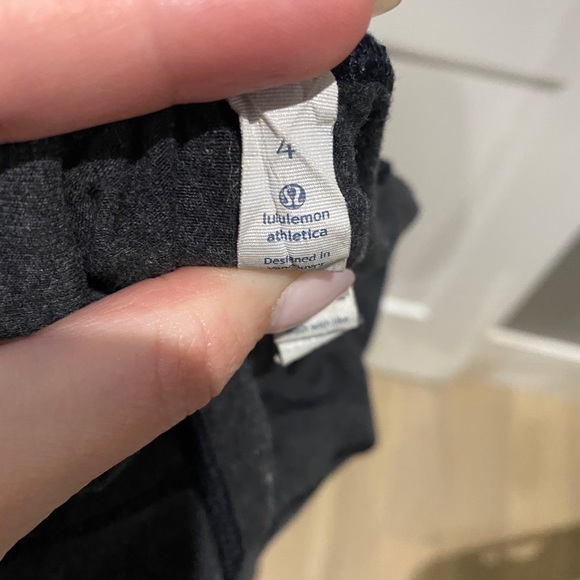 Lululemon crops - Picture 4 of 4